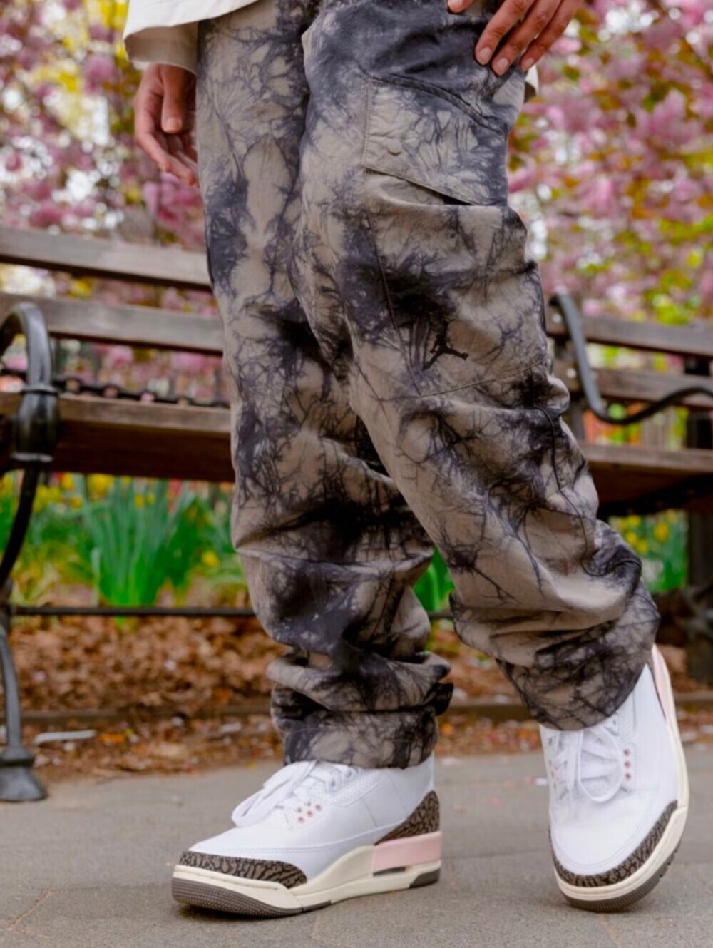 Air Jordan Tie-Dye Cargo (Her)itage Pants Size XS Black/Tan Nylon Sporty Street